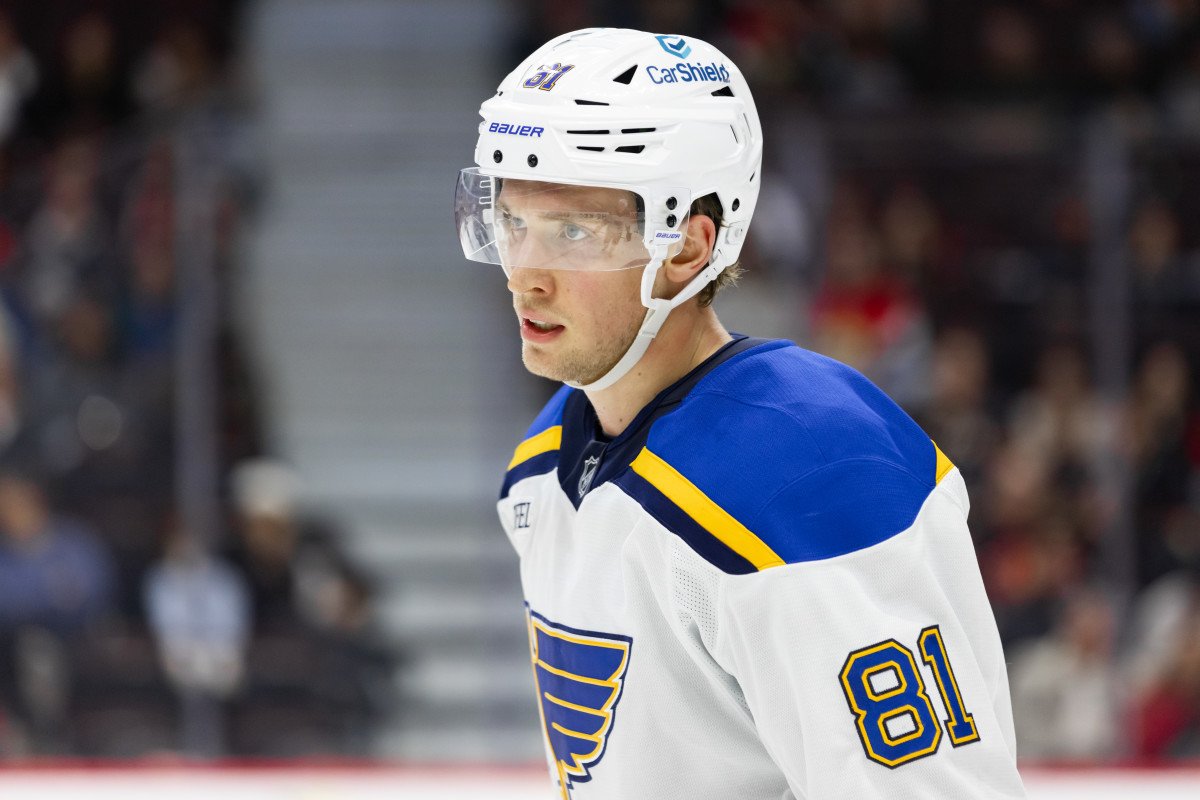 'Dylan Holloway, Recovered from Injury, Set to Return for Thursday's Blues Game' | Picks n' Previews